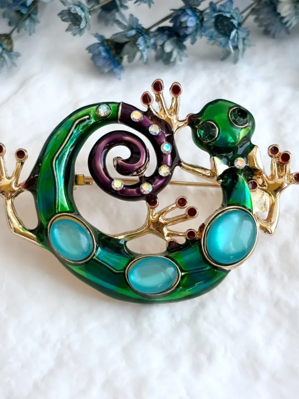 Gecko Lizard Figural Jelly Belly Green Enameled Vintage Inspired Brooch Pin
